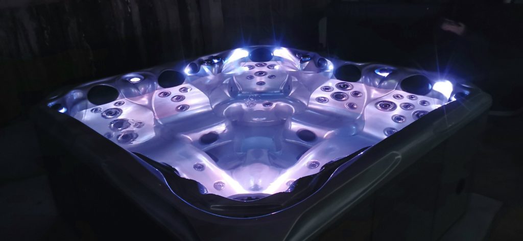 Le jacuzzi éclairé